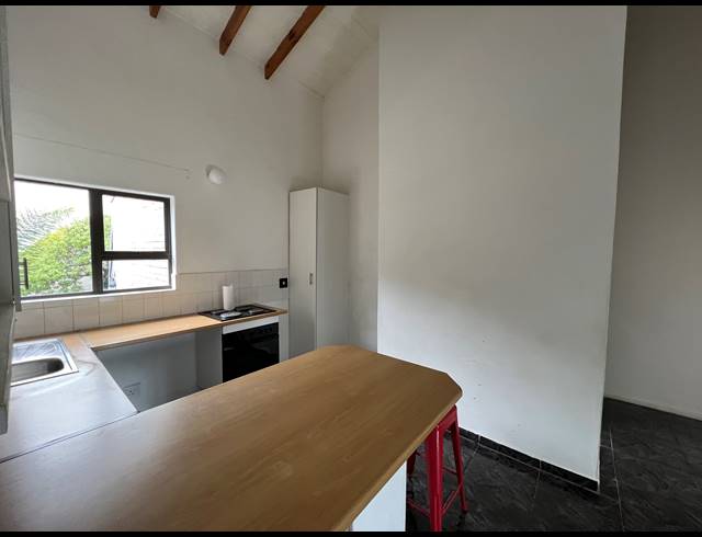 3 BEDROOM APARTMENT RENTED IN BRYANSTON